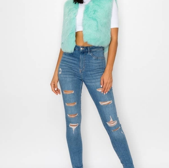 Vest - Picture 2 of 8